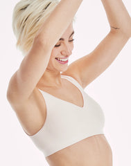 Hanes Comfort Evolution Women’s Wireless T-Shirt Bra with SmoothTec Band